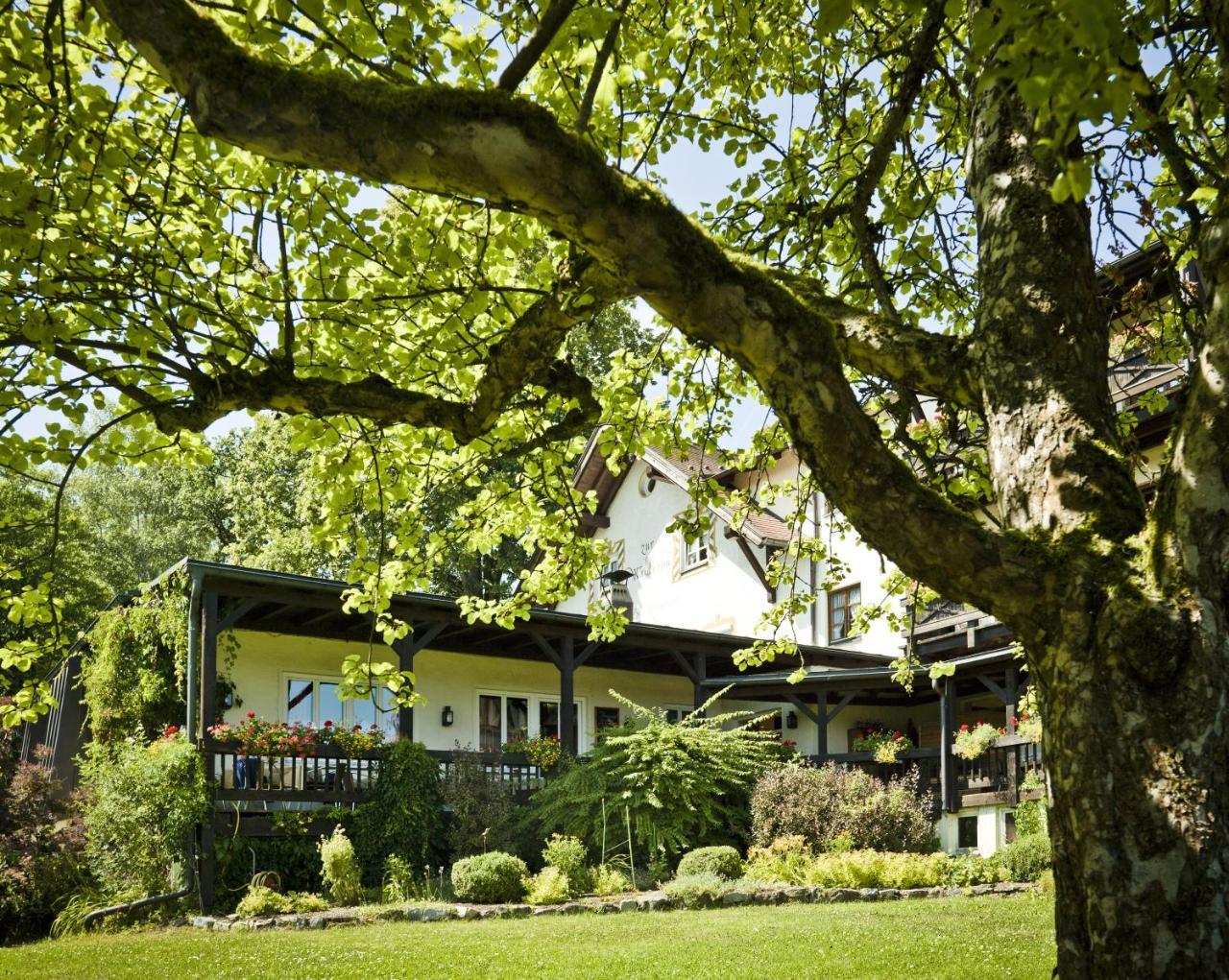 Hotel Zur Waldbahn 4*